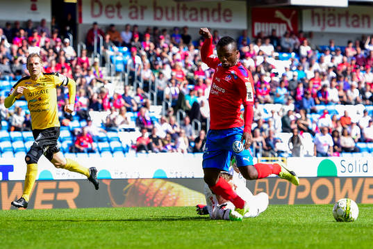 Helsingborgs Monday Samuel faller