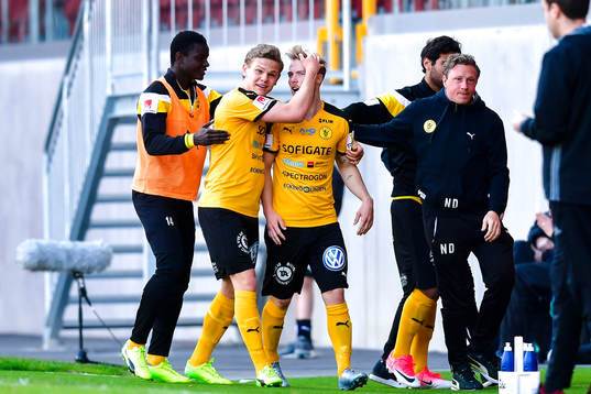 Frejs Pontus Åsbrink jublar