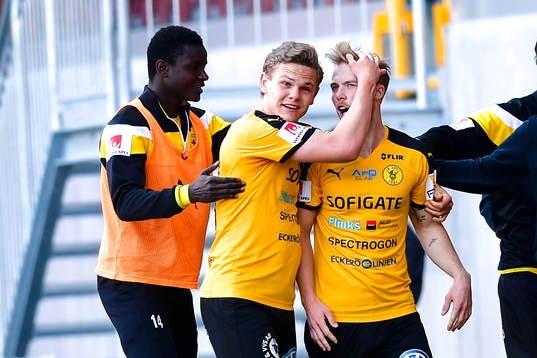 Frejs Pontus Åsbrink jublar