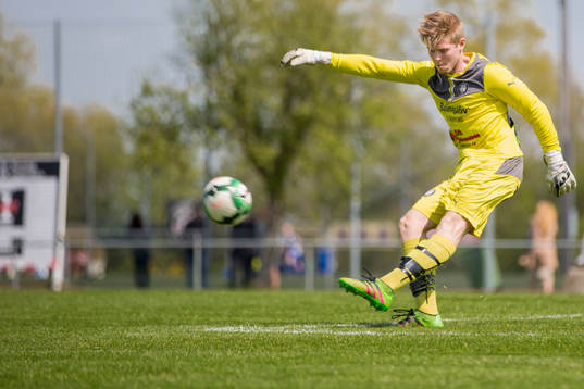 Höllvikens målvakt Daniel Alm