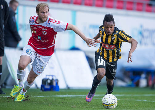 Kalmars Markus Thorbjörnsson och Häckens Nasiru Mohammed