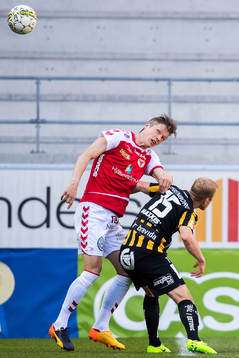 Kalmars Viktor Elm och Häckens Kari Arkivuo