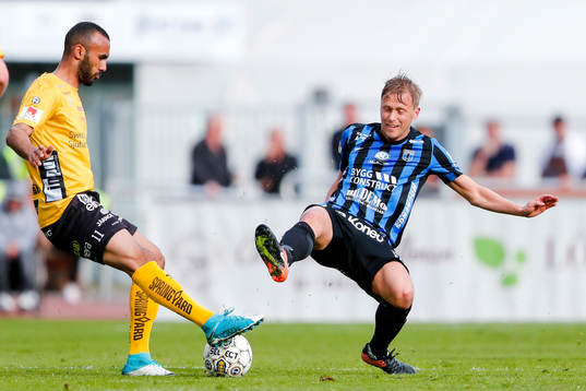 Elfsborgs Issam Jebali och Sirius Christer Gustafsson
