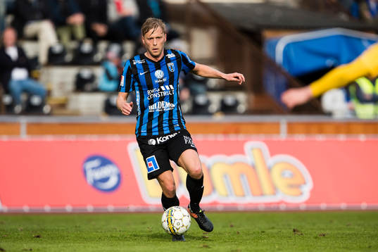 Sirius Christer Gustafsson med bollen