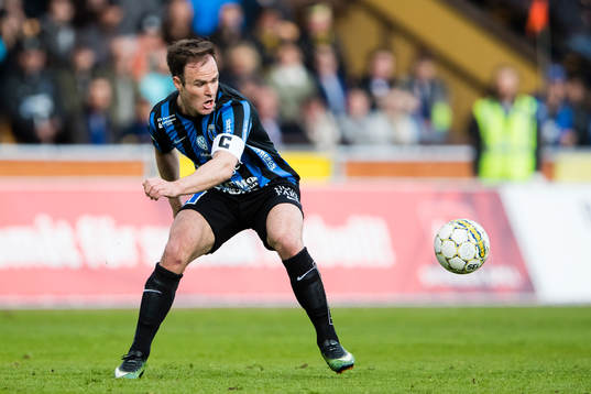 Sirius Niklas Busch Thor med bollen