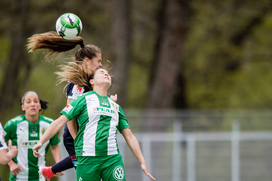 Rosengårds Lieke Martens och Hammarbys Elena Sadiku