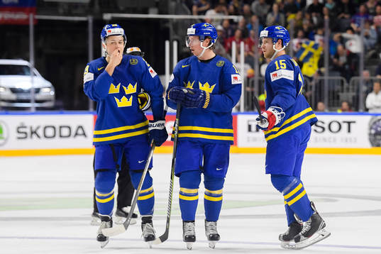 Sveriges William Nylander , Nicklas Bäckström och Oscar