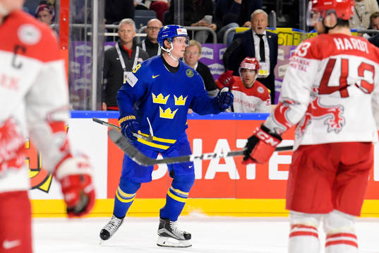 Sveriges Nicklas Bäckström jublar