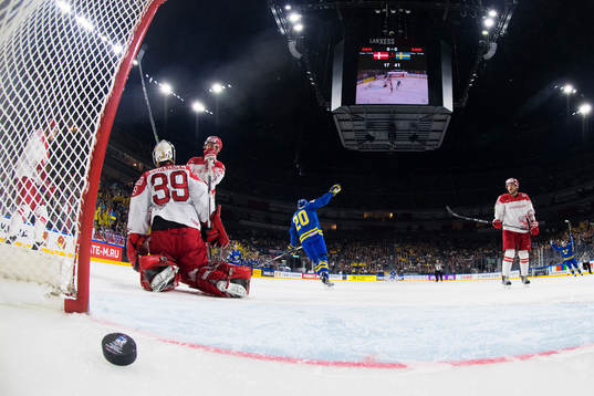 Sveriges Joel Lundqvist jublar