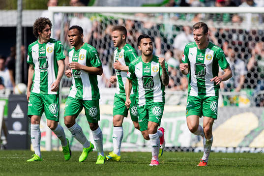 Hammarbys Jiloan Hamad har gjort 2-0 och knyter näven
