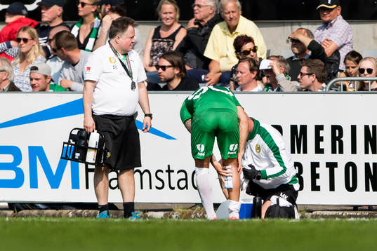 Hammarbys Jiloan Hamad blir skadad och tvingas byta