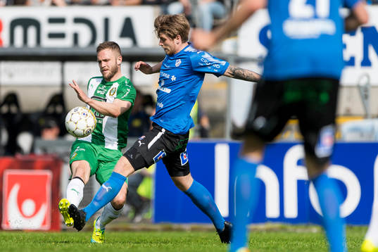 Hammarbys Mats Solheim och Halmstads Marcus Mathisen