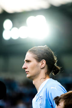 Malmö FFs Pawel Cibicki före  fotbollsmatchen i