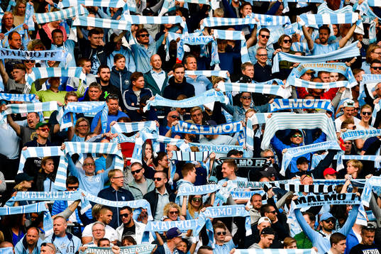 Malmö FFs supportar före  fotbollsmatchen i Allsvenskan