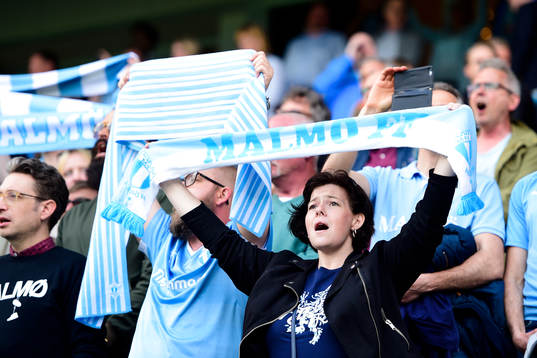 Malmö FFs supportar före  fotbollsmatchen i Allsvenskan