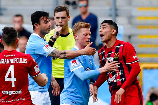 Malmö FFs Behrang Safari i bråk med Östersunds Hosam