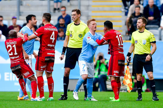 Malmö FFs Behrang Safari i bråk med Östersunds Hosam