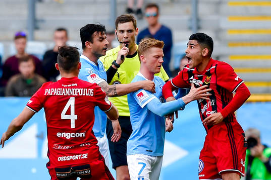 Malmö FFs Behrang Safari och Anders Christiansen i bråk