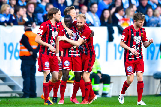 Östersunds spelare jublar