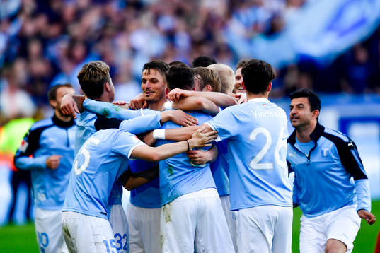 Malmö FFs spelare  jublar