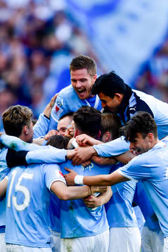 Malmö FFs spelare  jublar