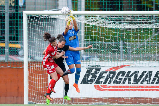 Piteås Nina Jakobsson oroar framför Göteborgs Beata