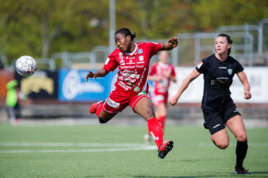 Piteås Faith Ikidi och Göteborgs Pauline Hammarlund