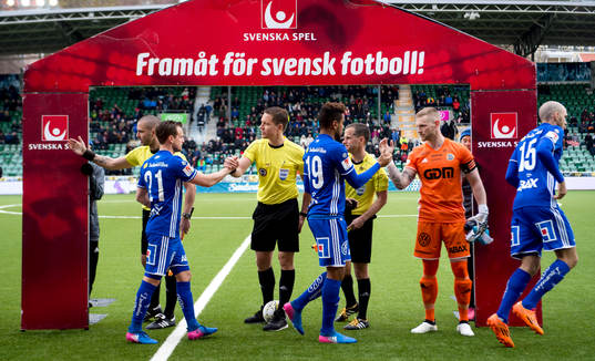 Domare Martin Strömbergsson, Sundsvalls Eric Larsson, Noah