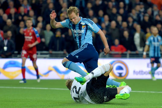 Djurgårdens Gustav Engvall och IFK Göteborgs målvakt