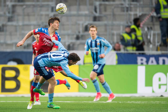 IFK Göteborgs Mads Albaek och Djurgårdens Kerim Mrabti