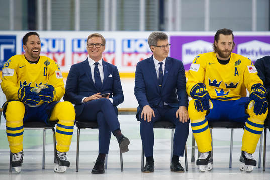 Joel Lundqvist, general manager Tommy Boustedt, team