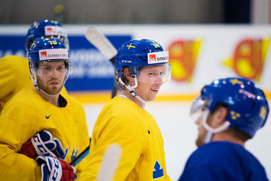 Nicklas Bäckström på Sveriges ishockeylandslags träning