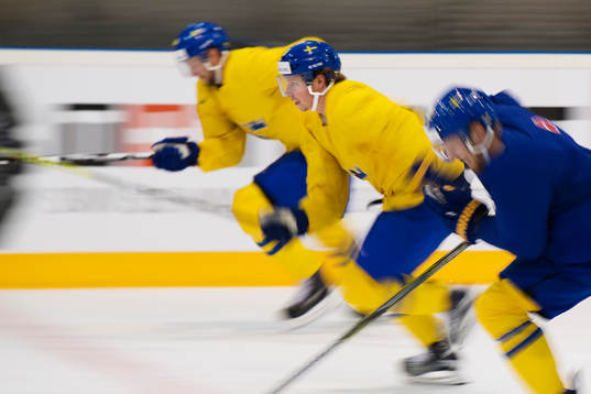 Nicklas Bäckström på Sveriges ishockeylandslags träning