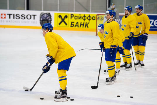 William Nylander framför bland annat John Klingberg och