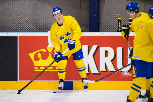 William Nylander på Sveriges ishockeylandslags träning