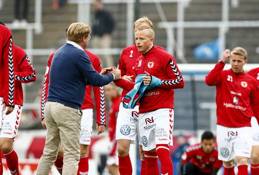 Kalmars tränare Peter Swärdh med spelare