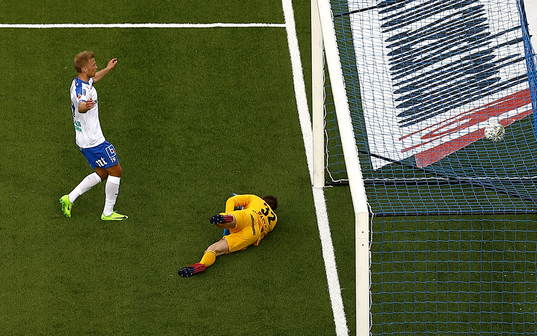 Mål 1-0 av Norrköpings Jón Gudni Fjóluson (utanför