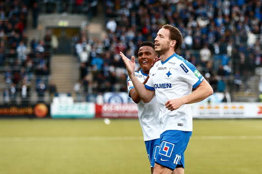 Norrköpings Jón Gudni Fjóluson och Niclas Eliasson jublar
