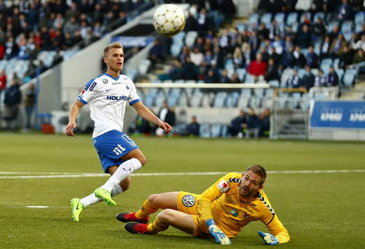 Norrköpings Sebastian Andersson och Kalmars målvakt Lucas