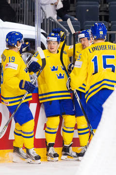 Sveriges Nicklas Bäckström, William Nylander, Anton