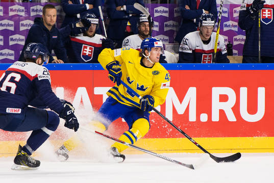 Slovakiens Juraj Mikus utmanas av Sveriges Victor Rask