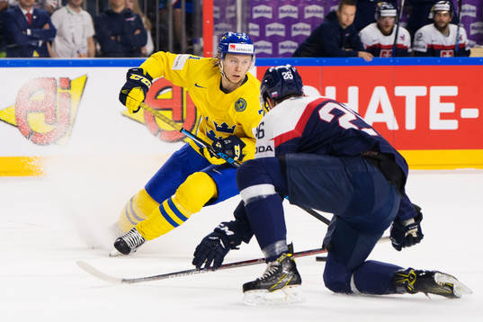 Sveriges William Karlsson utmanar Slovakiens Juraj Mikus