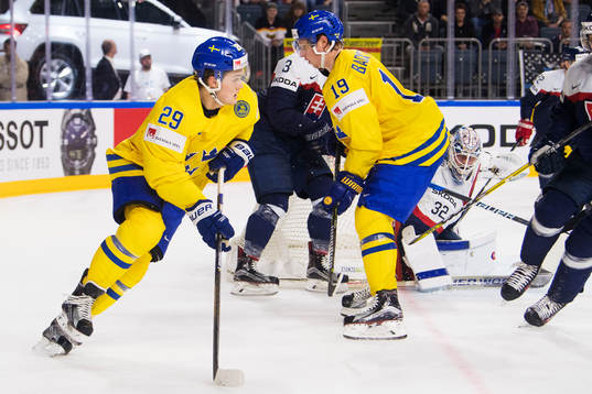 Sveriges William Nylander och Nicklas Bäckström