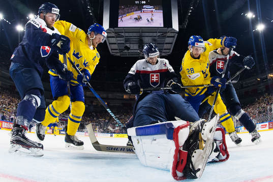 Slovakiens Adam Janosik, Lukas Cingel, målvakt Jaroslav