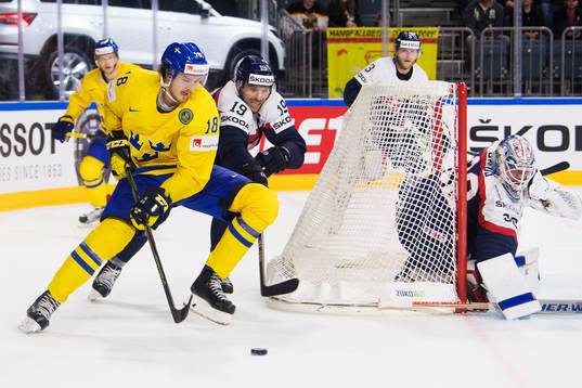 Sveriges Dennis Everberg utmanar Slovakiens Michel Miklik