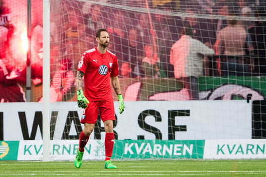 Malmö FFs målvakt Johan Wiland deppar