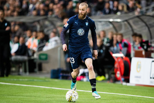 Malmö FFs Jo Inge Berget med bollen