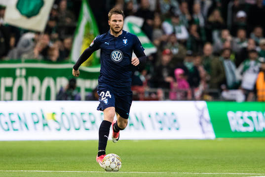 Malmö FFs Lasse Nielsen med bollen