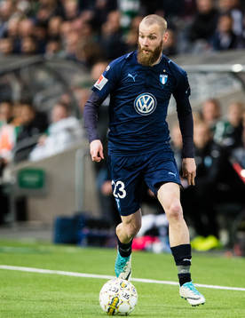 Malmö FFs Jo Inge Berget med bollen