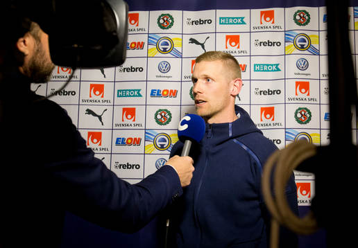 Sundsvalls målvakt Tommy Naurin blir intervjuad av Cmore